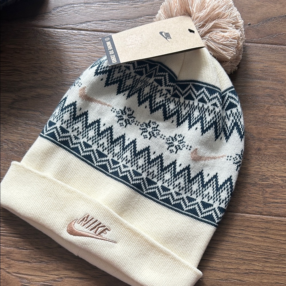 Nike Cream and Black Patterned Beanie hat NEW $34